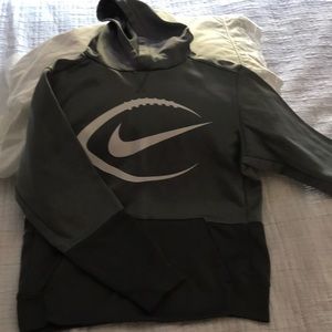 3/$15 Boys Nike Dri Fit football hoodie4